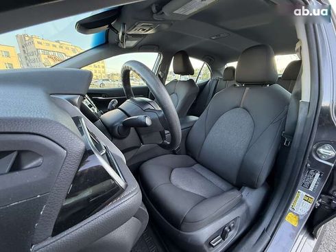 Toyota Camry 2019 - фото 18