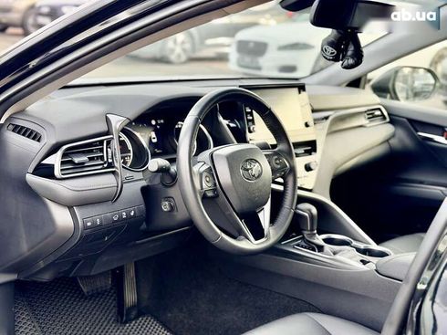 Toyota Camry 2023 - фото 12