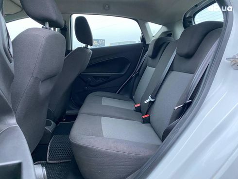 Ford Fiesta 2013 белый - фото 17