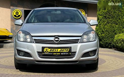 Opel Astra 2012 - фото 2