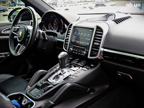 Porsche Cayenne 2017 - фото 22