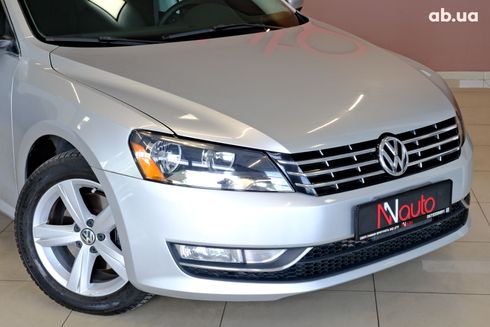 Volkswagen Passat 2016 серебристый - фото 3