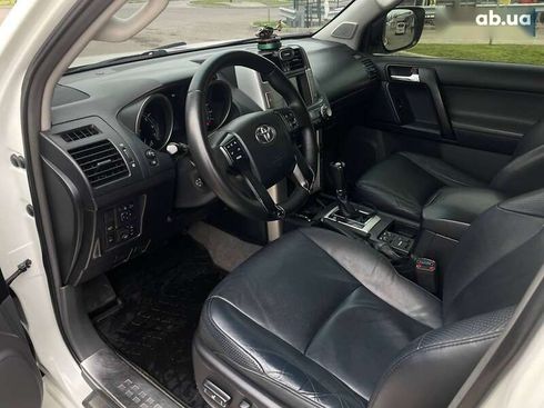 Toyota Land Cruiser Prado 2012 - фото 19
