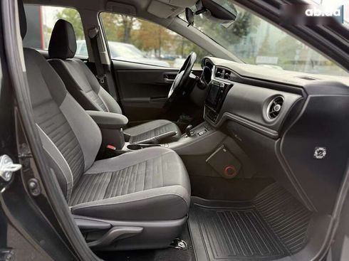 Toyota Auris 2018 - фото 12