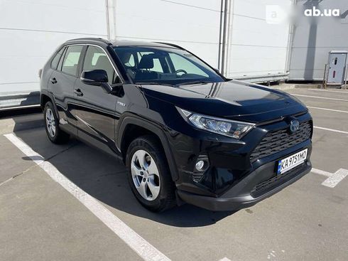 Toyota RAV4 2021 - фото 3