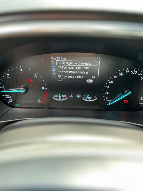 Ford Focus 2019 красный - фото 6