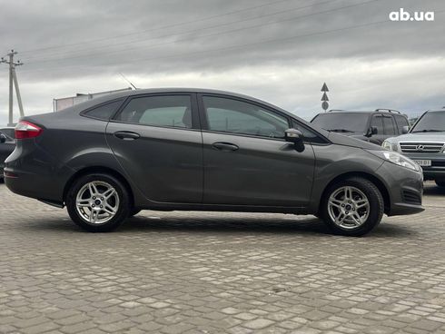 Ford Fiesta 2018 серый - фото 12