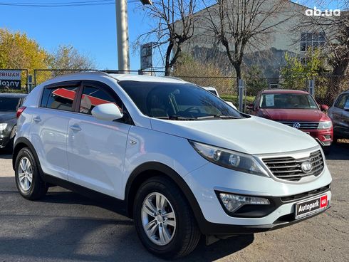 Kia Sportage 2013 белый - фото 7