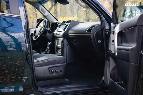 Toyota Land Cruiser Prado 2017 - фото 30