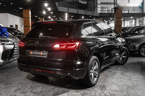 Volkswagen Touareg 2019 - фото 21