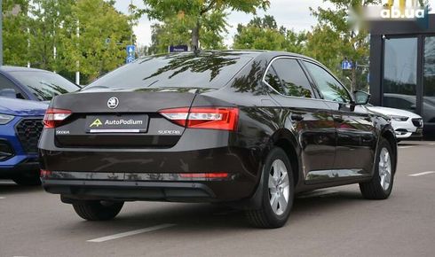 Skoda Superb 2015 - фото 11