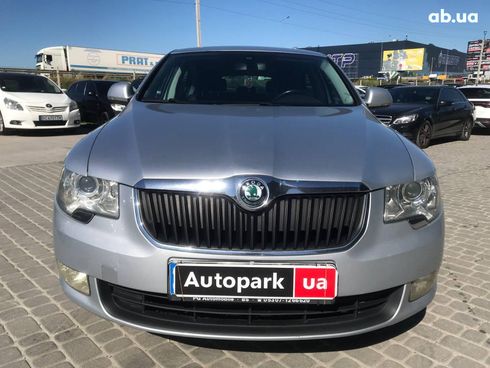 Skoda Superb 2012 серый - фото 2
