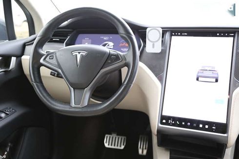 Tesla Model X 2018 - фото 13