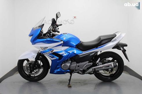 Suzuki GSR 2017 - фото 2
