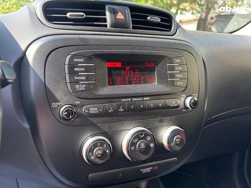 Kia Soul 2015 белый - фото 20