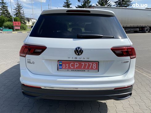 Volkswagen Tiguan 2022 белый - фото 4