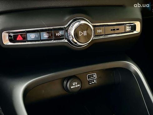 Volvo XC40 2020 - фото 17
