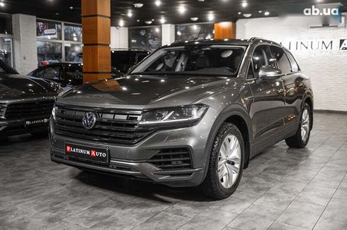 Volkswagen Touareg 2019 - фото 16