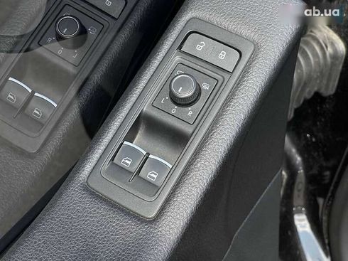 Volkswagen Multivan 2019 - фото 15