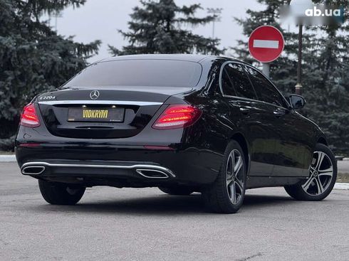 Mercedes-Benz E-Класс 2019 - фото 17