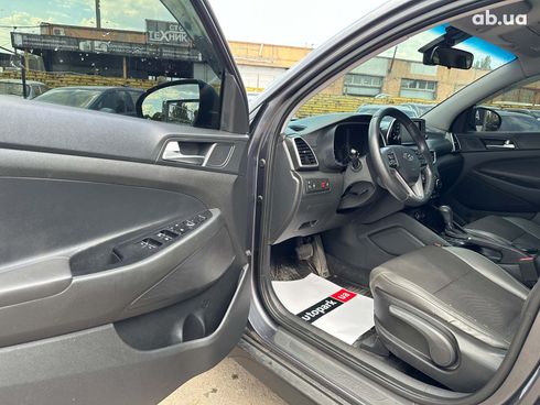 Hyundai Tucson 2019 серый - фото 11