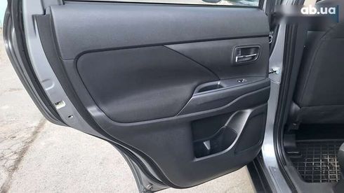 Mitsubishi Outlander 2021 - фото 29