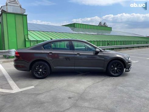 Volkswagen Passat 2018 - фото 4