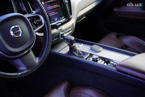 Volvo XC60 2017 - фото 22