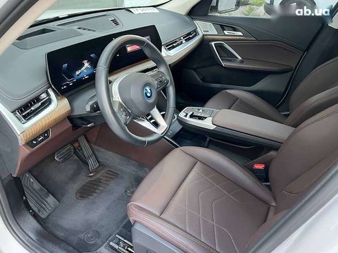 BMW iX1 2023 - фото 9