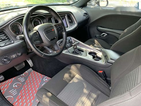 Dodge Challenger 2020 - фото 30
