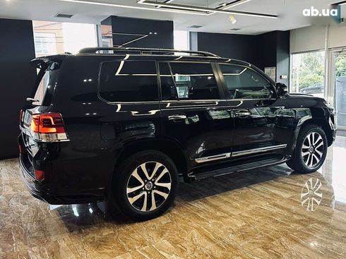 Toyota Land Cruiser 2018 - фото 7