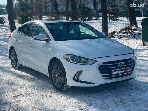 Hyundai Elantra 2017 белый - фото 3