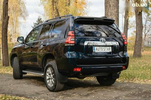 Toyota Land Cruiser Prado 2017 - фото 4
