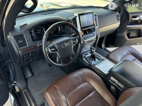Toyota Land Cruiser 2019 - фото 23