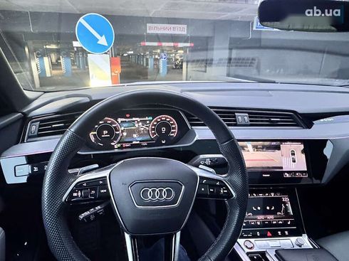 Audi SQ8 e-tron 2023 - фото 10