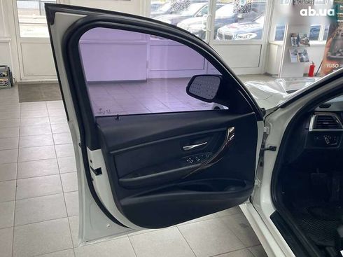 BMW 3 серия 2017 - фото 17