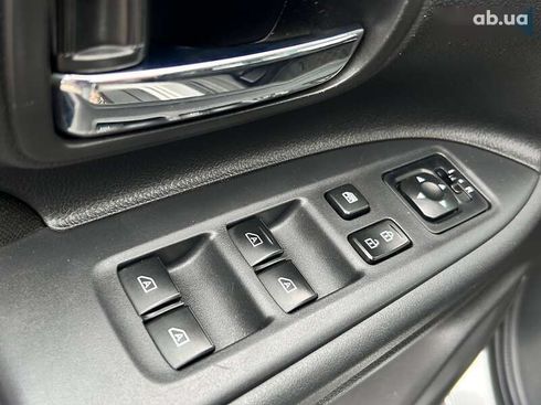 Mitsubishi Outlander 2018 - фото 20