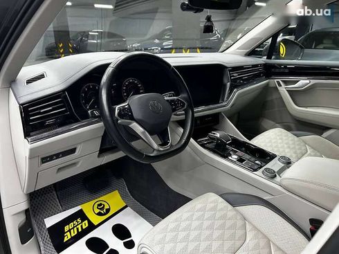 Volkswagen Touareg 2020 - фото 11