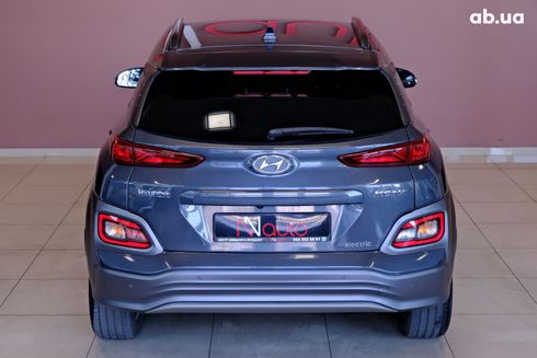 Hyundai Kona Electric 2021 серый - фото 6