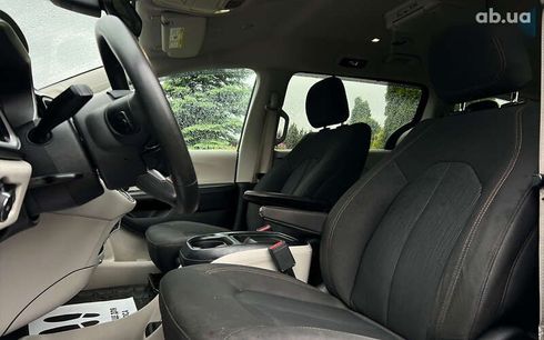 Chrysler Pacifica 2017 - фото 21