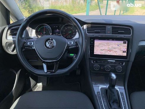 Volkswagen e-Golf 2020 - фото 20