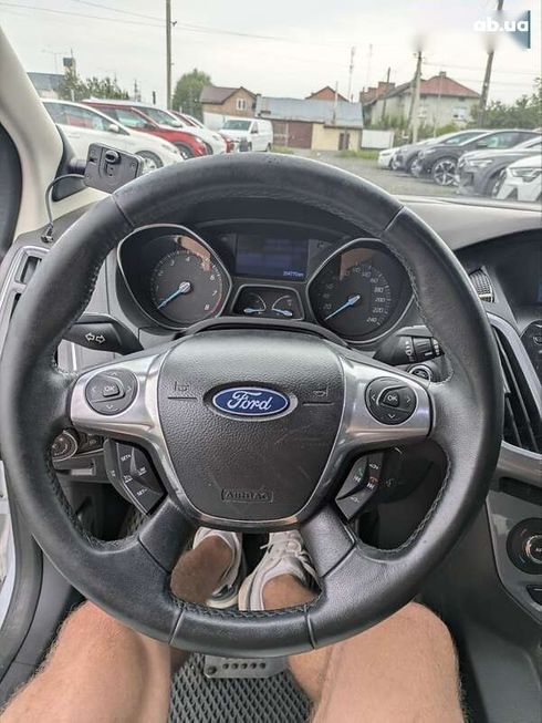 Ford Focus 2011 - фото 17