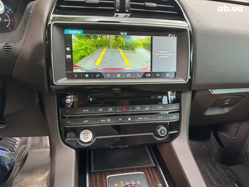 Jaguar F-Pace 2016 красный - фото 15