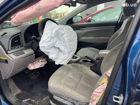 Hyundai Elantra 2017 - фото 9