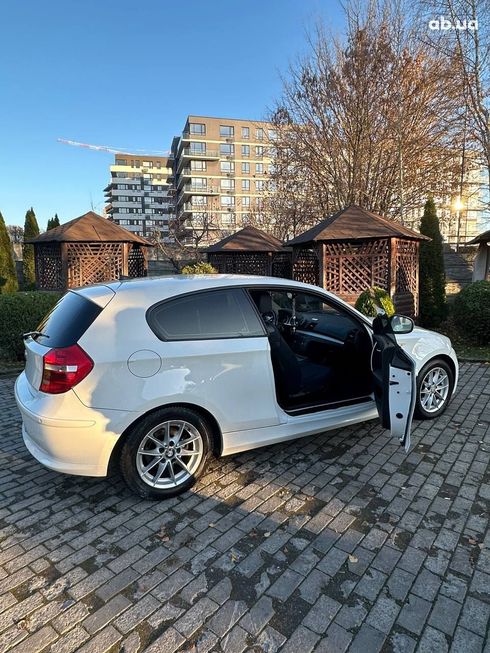 BMW 1 серия 2010 белый - фото 12