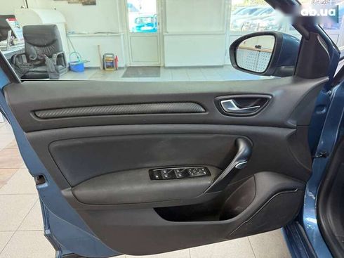 Renault Megane 2018 - фото 16