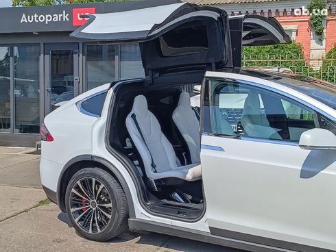 Tesla Model X 2018 белый - фото 36