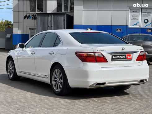 Lexus LS 2010 белый - фото 10