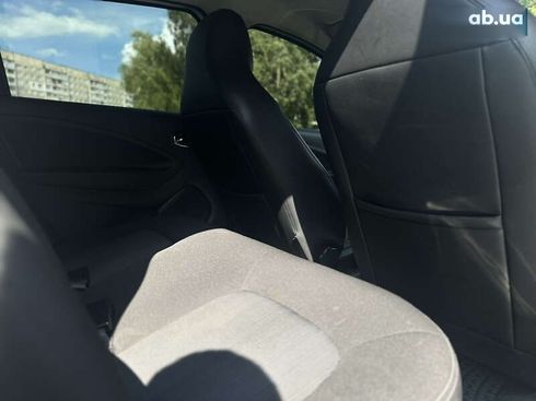 Renault Zoe 2019 - фото 21