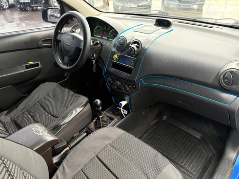 Chevrolet Aveo 2008 синий - фото 21